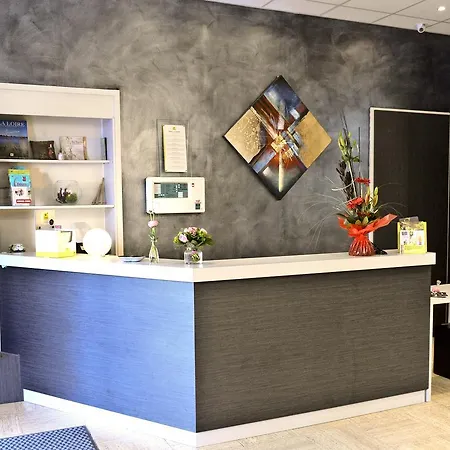 Hotel Le Comty Feurs